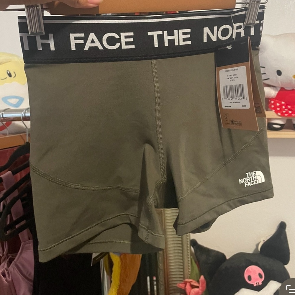 The northface shorts new